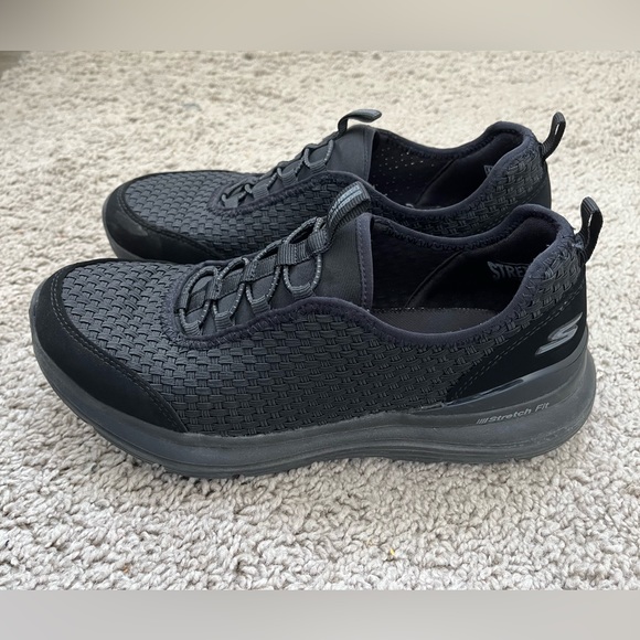 Women’s Sketchers GoWalk, Size 8 - Picture 1 of 6